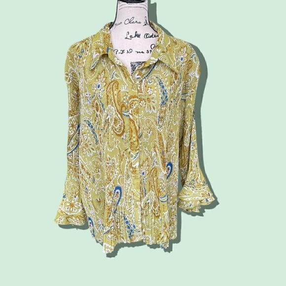 Essentials by Milano Pleated Flared Blouse Button Down Shirt Flared Sleeves - Picture 1 of 8